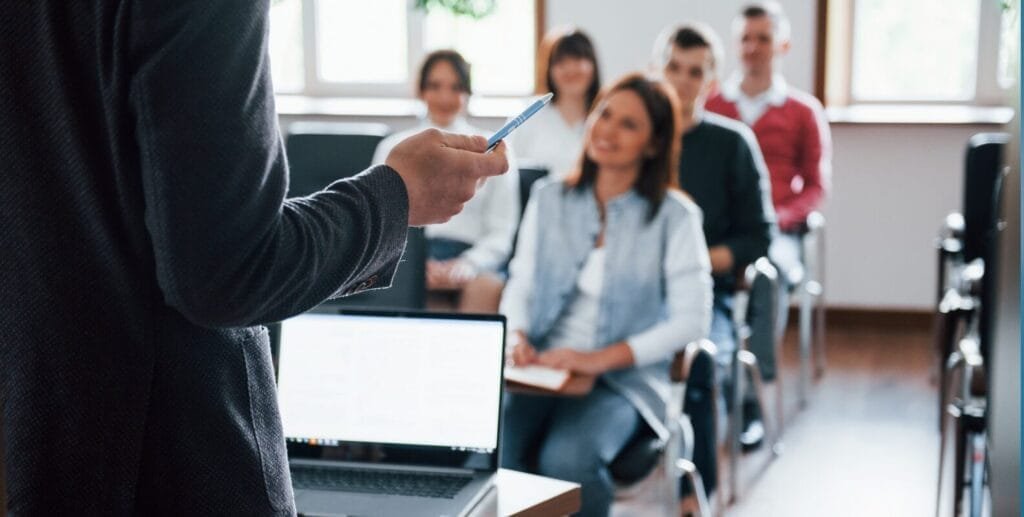 Schulungen an der Kasse: Effizient, rechtssicher und mit motivierten Mitarbeitern